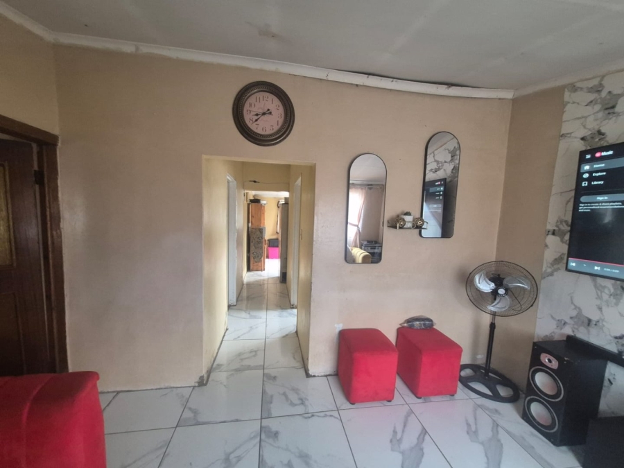 2 Bedroom Property for Sale in Zwide Eastern Cape